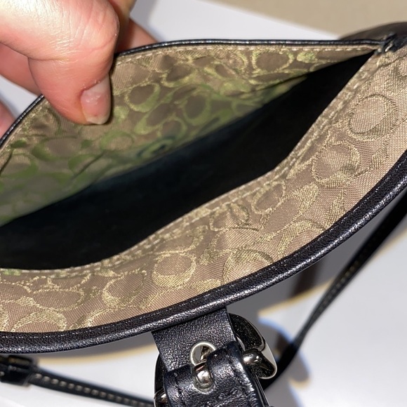 Coach Large Black Leather Wristlet - Picture 4 of 7